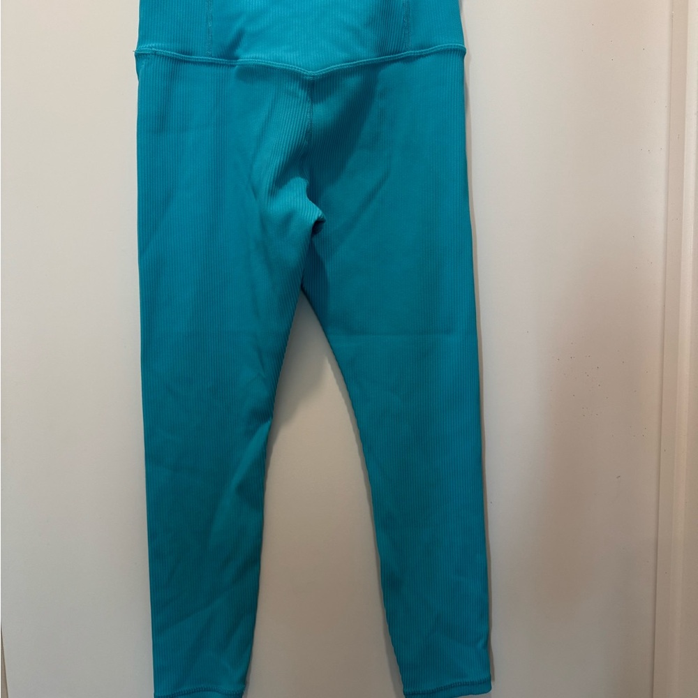 Athleta elation rib tights size medium petite. Aqua blue